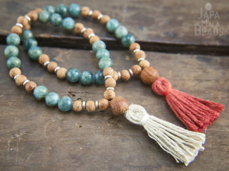 Green Apatite and Agarwood Bracelet Malas