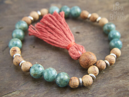 Green Apatite and Agarwood Bracelet Mala