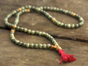 Russian Serpentine and Olivewood Full Mala