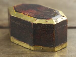 Small Octagon Mala Box